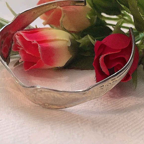 🌷Rogers Silver Oneida Spoon Cuff🌷 - Picture 9 of 10